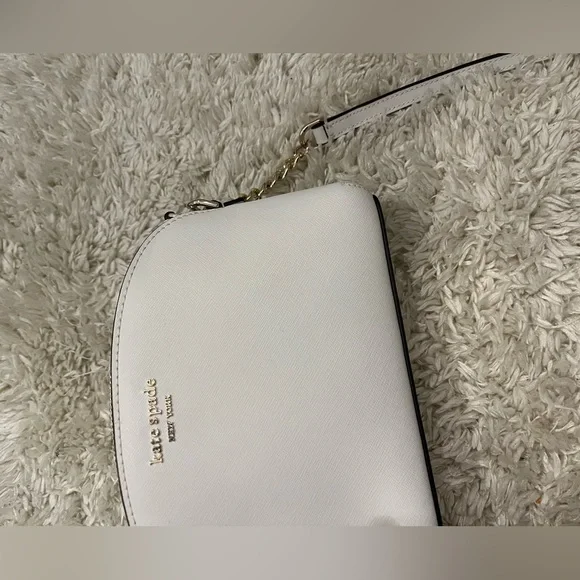 Kate Spade Crossbody in Cream/White color. - Picture 5 of 10